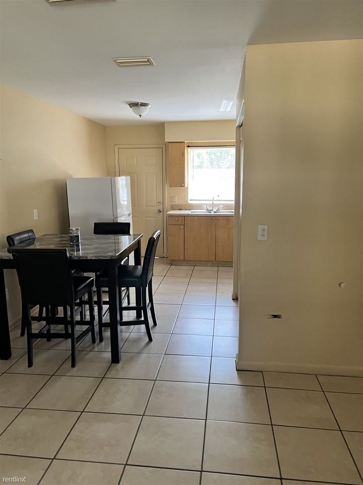 914 E Annie St - Photo 3 of 21