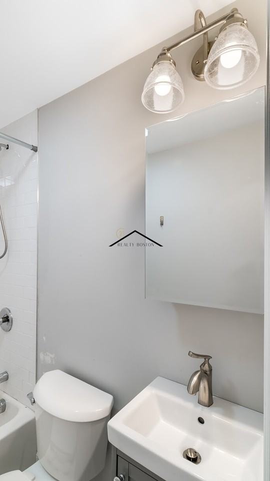 221 Marion St #2 - Photo 2 of 11