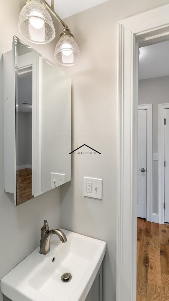 221 Marion St #2 - Photo 4 of 11