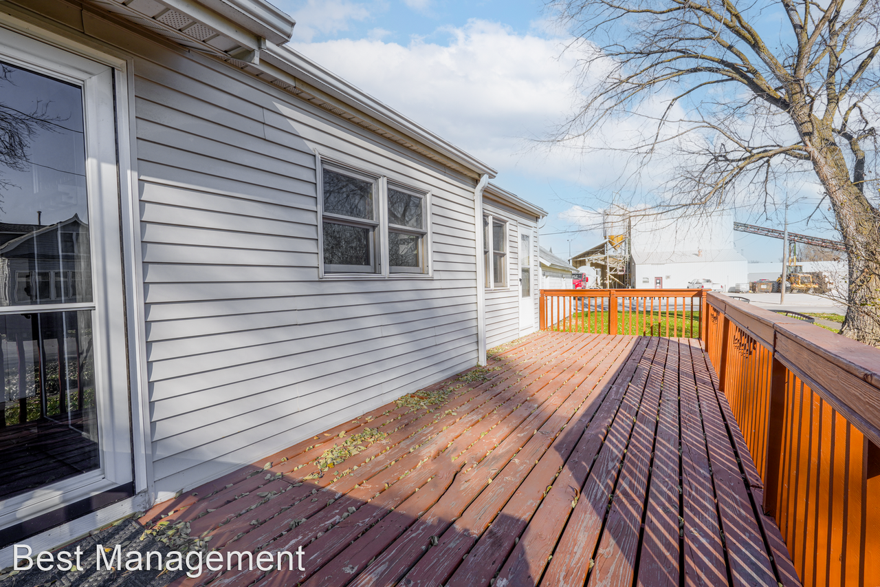 203 5th St - Photo 2 of 20