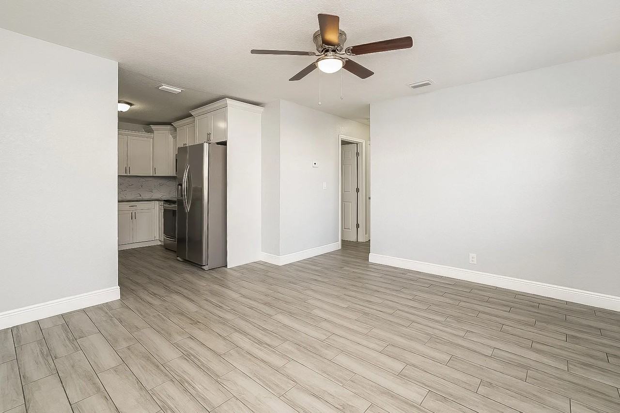 12038 134th Pl - Photo 3 of 16