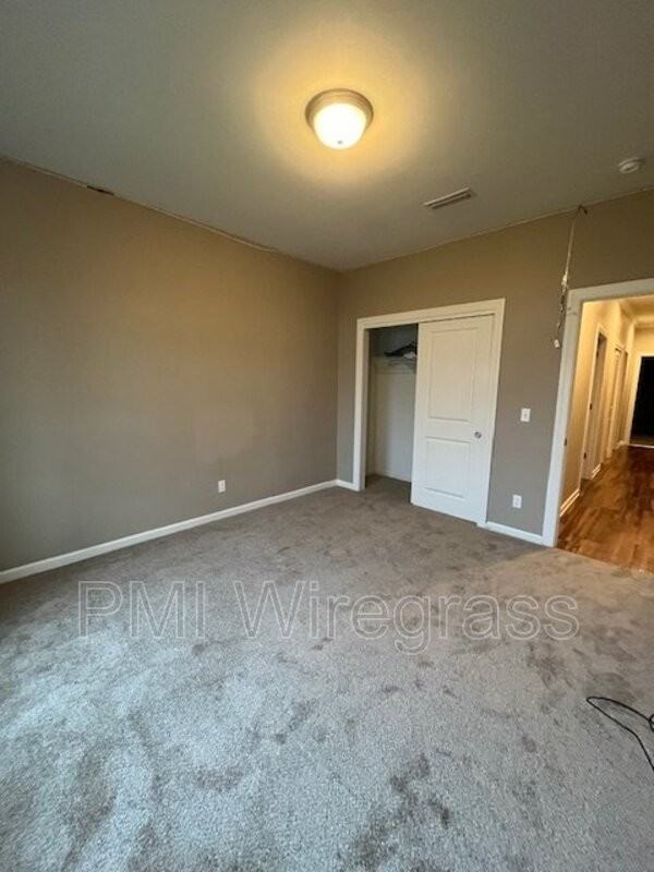 298 Firefly Ct - Photo 2 of 32