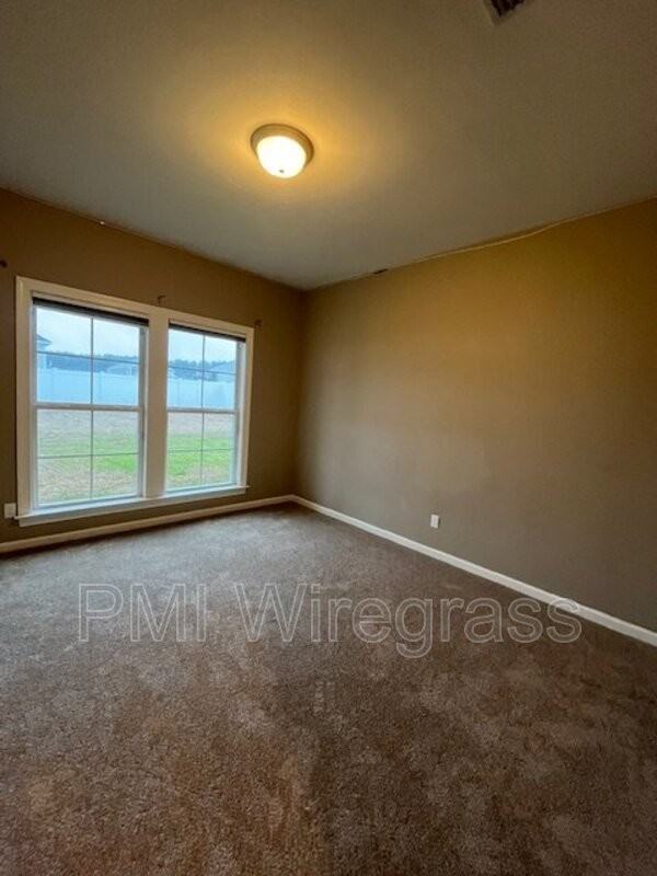 298 Firefly Ct - Photo 3 of 32