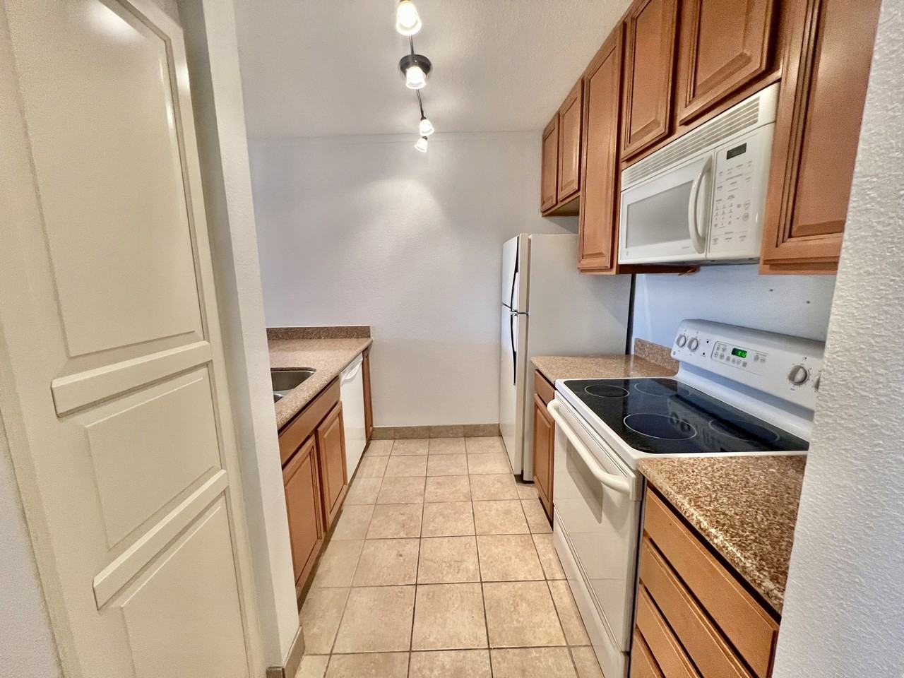 7625 E Camelback Rd - Photo 3 of 17