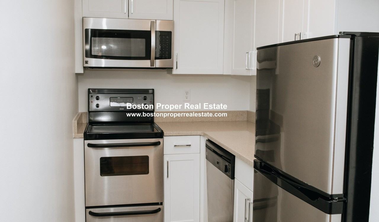 1440 Beacon St #807 - Photo 4 of 26