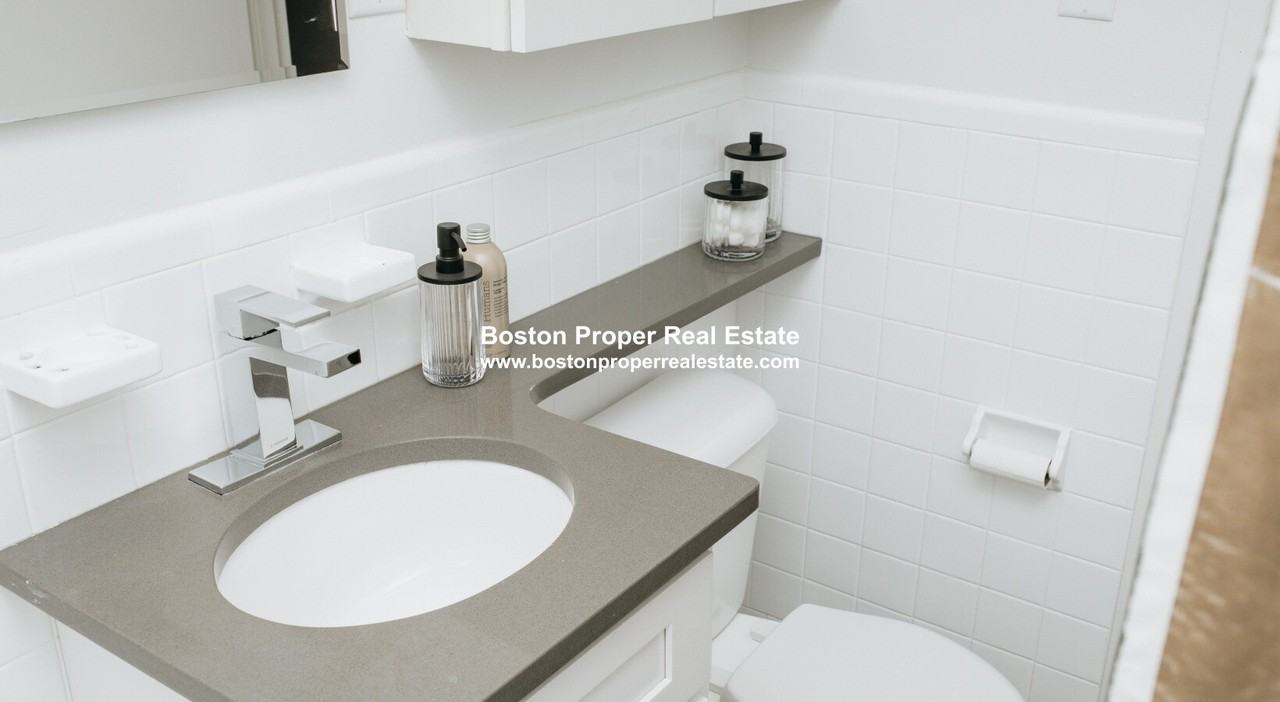 1440 Beacon St #807 - Photo 5 of 26