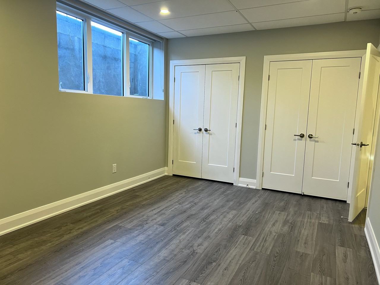 1085 Falaise Road B, Ottawa, ON K2C 0M8 1 Bedroom House for 2,300