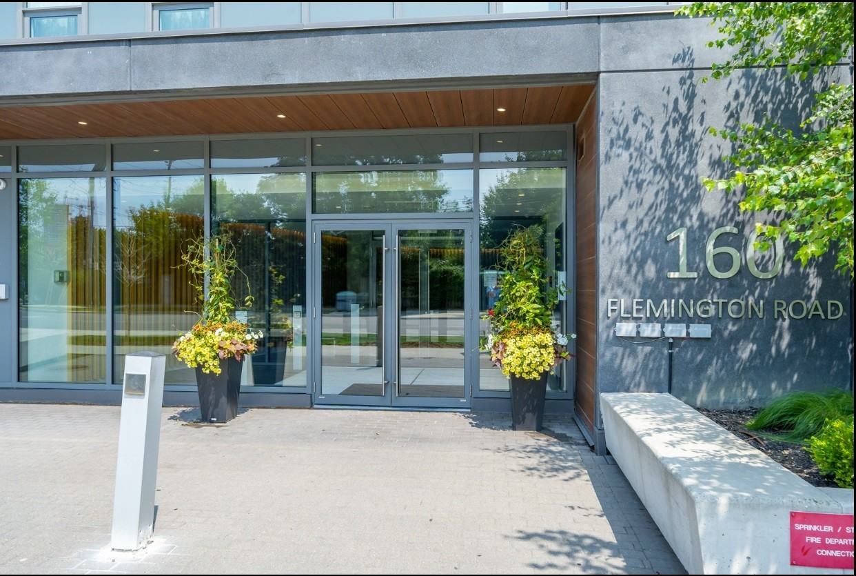 Yorkdale Condos - Photo 2 of 13