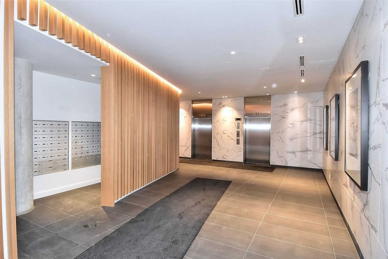 Yorkdale Condos - Photo 3 of 13