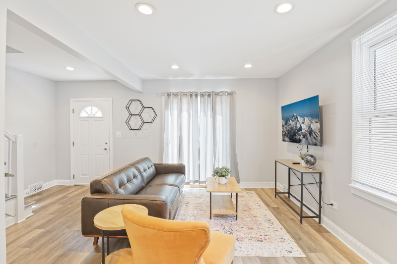 2446 1st Ave - Photo 3 of 29