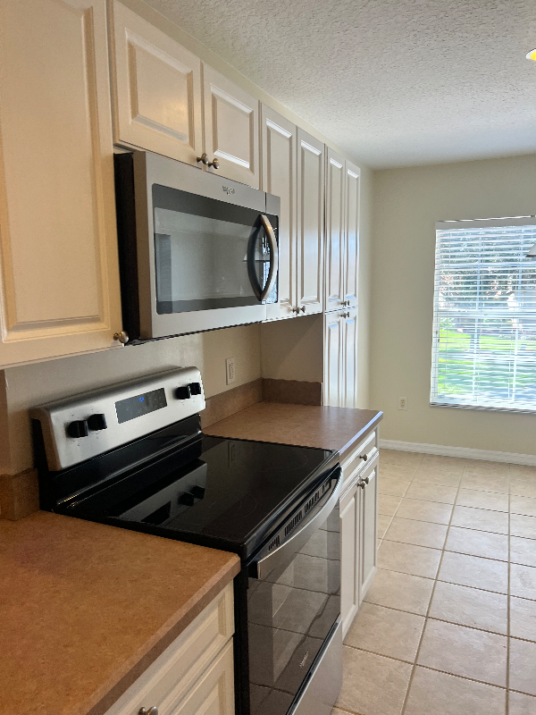 5284 Bowline Ct - Photo 2 of 35