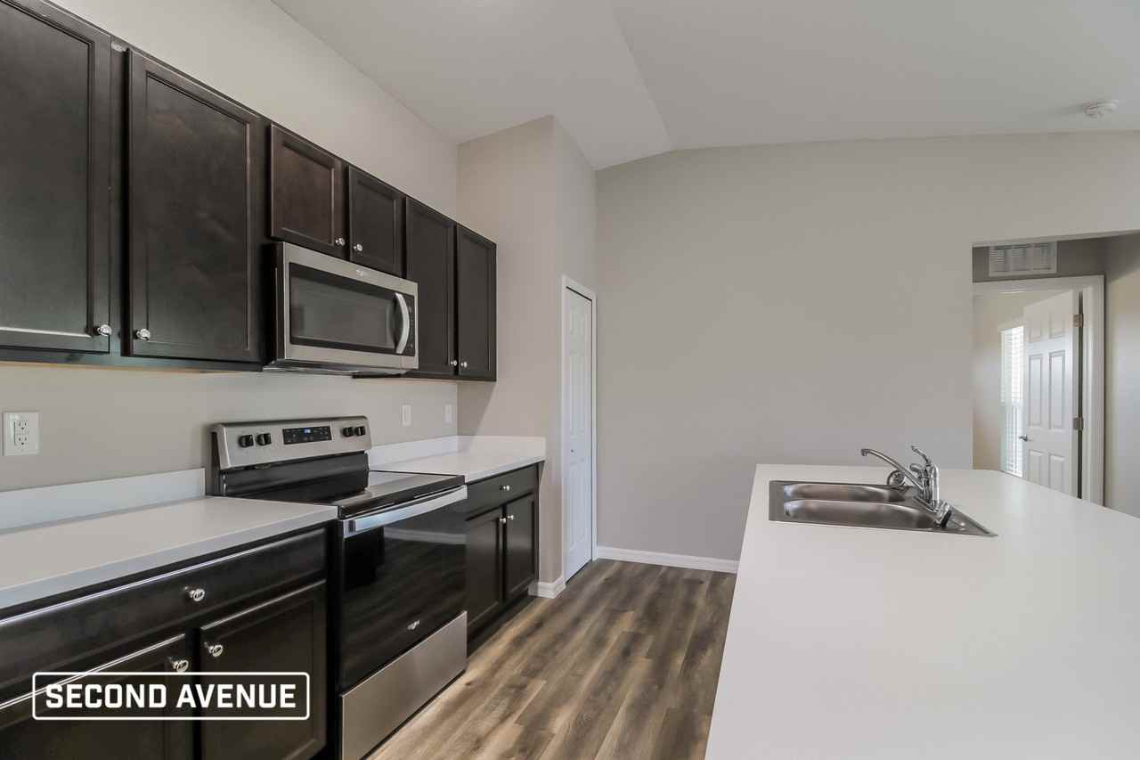 4431 Maywood Ln - Photo 2 of 21