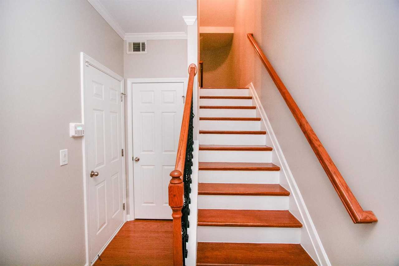 815 Charles Bank Ave Se #1 - Photo 5 of 41