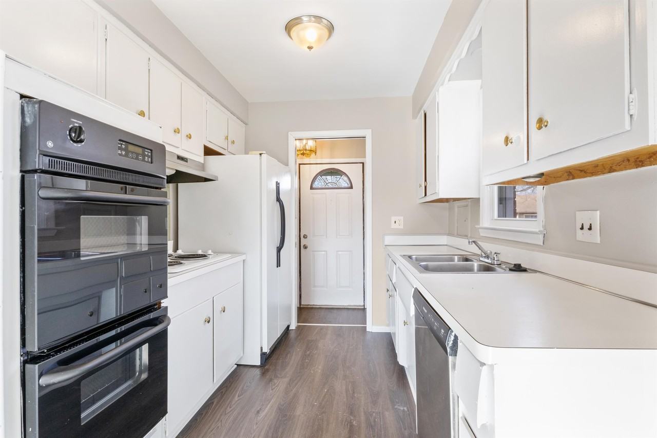 29703 Hillbrook St #1 - Photo 2 of 12