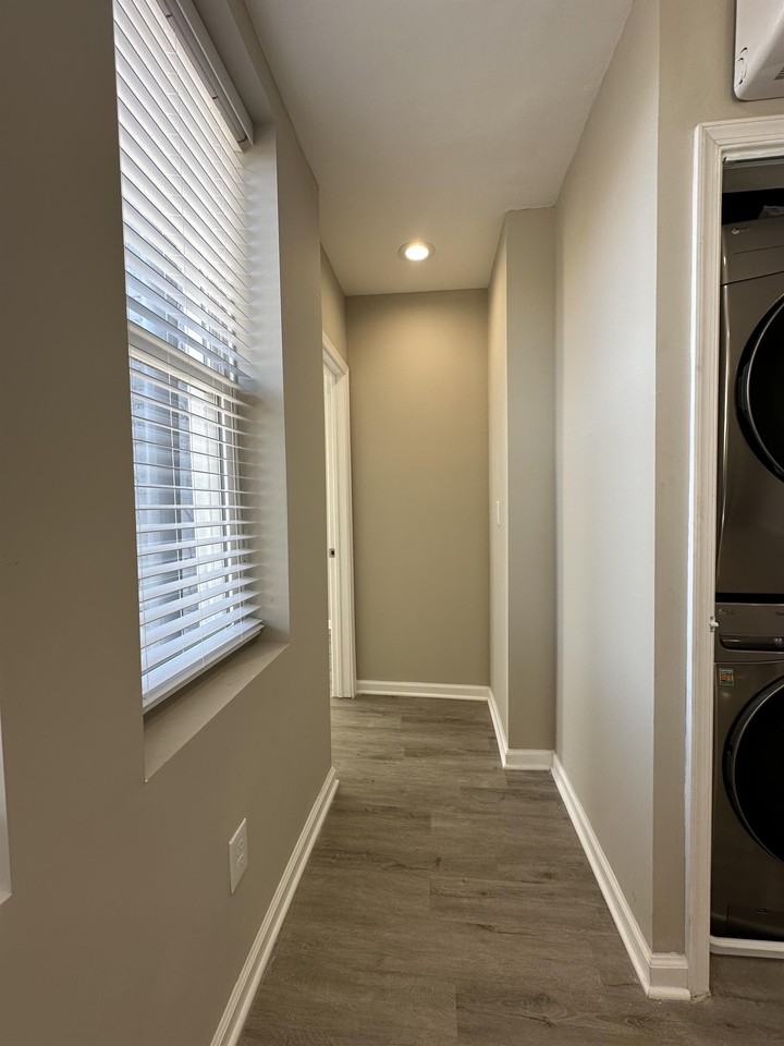 2238 N Fulton Ave #3 - Photo 5 of 20