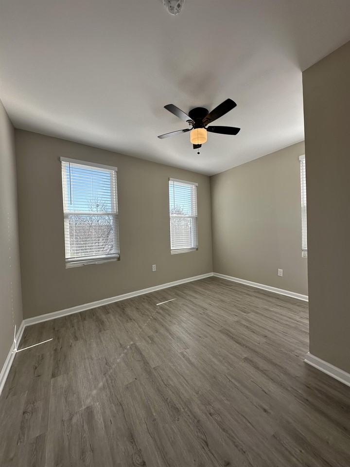 2238 N Fulton Ave #3 - Photo 6 of 20