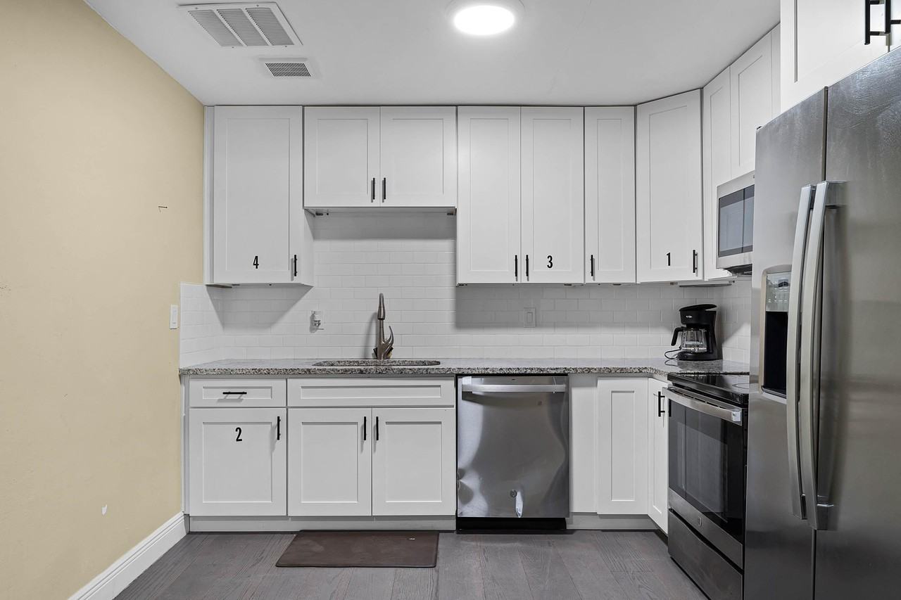 W Webster Ave - Photo 4 of 7