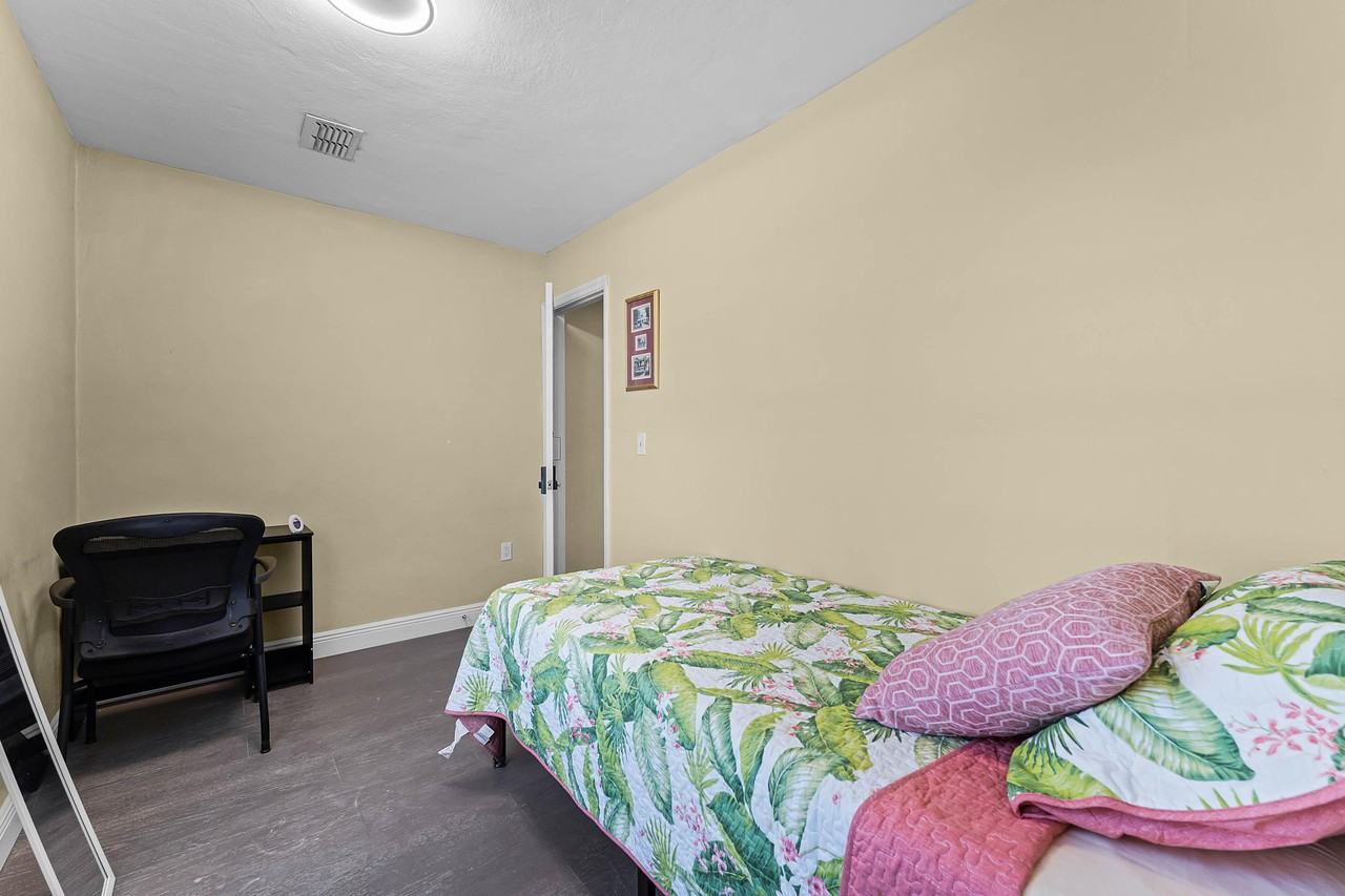 W Webster Ave - Photo 7 of 8