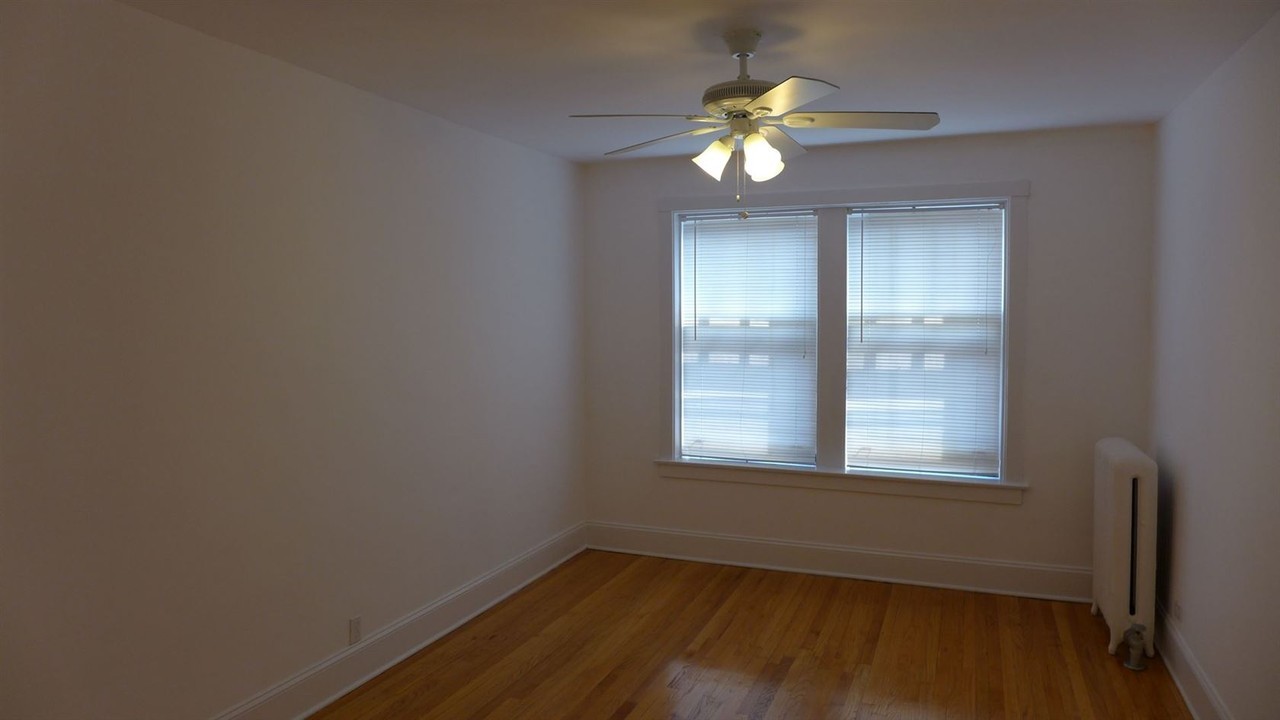 Marshfield Apartments - Photo 3 of 11