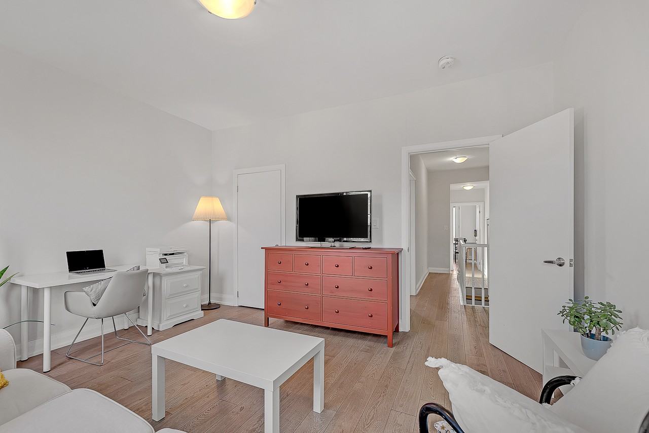 Markham St & College St - Photo 3 of 21