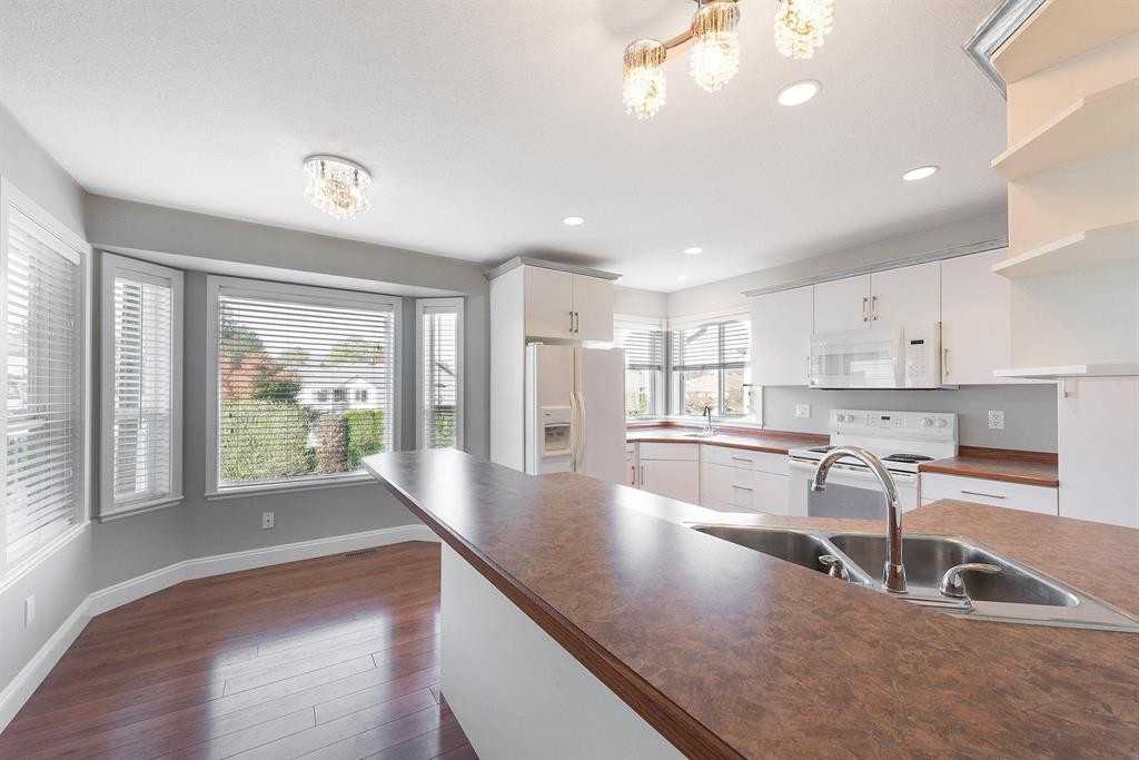 #Upper 5713 Kathleen Drive - Photo 3 of 28