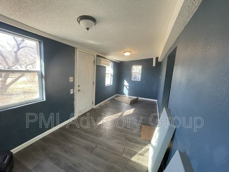 428 Se Gray St - Photo 2 of 10