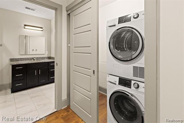 10 Grand River Ave - Photo 5 of 9