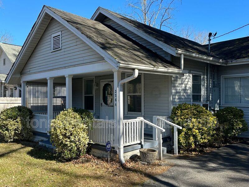 326 Spring St #A - Photo 4 of 16