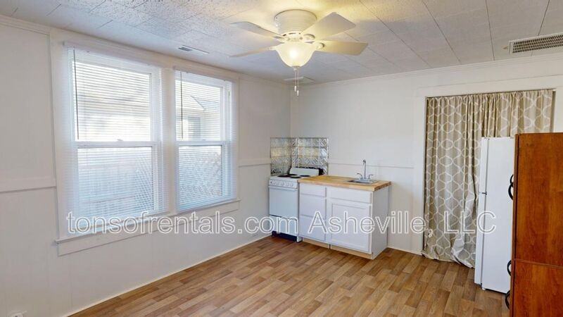 326 Spring St #A - Photo 5 of 16