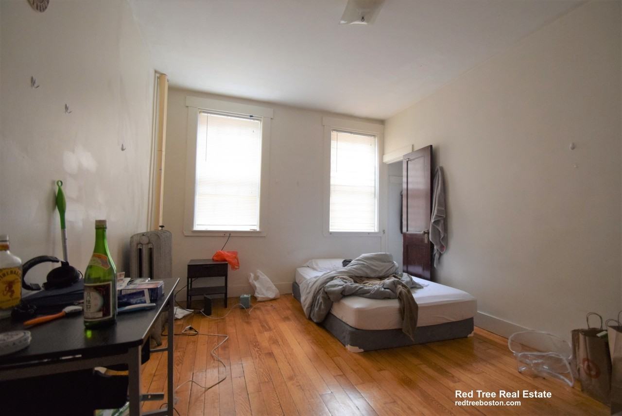 16 Copenger St #1 - Photo 6 of 7