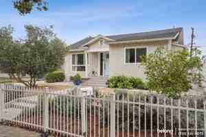 featured image of 1133 W 78th St