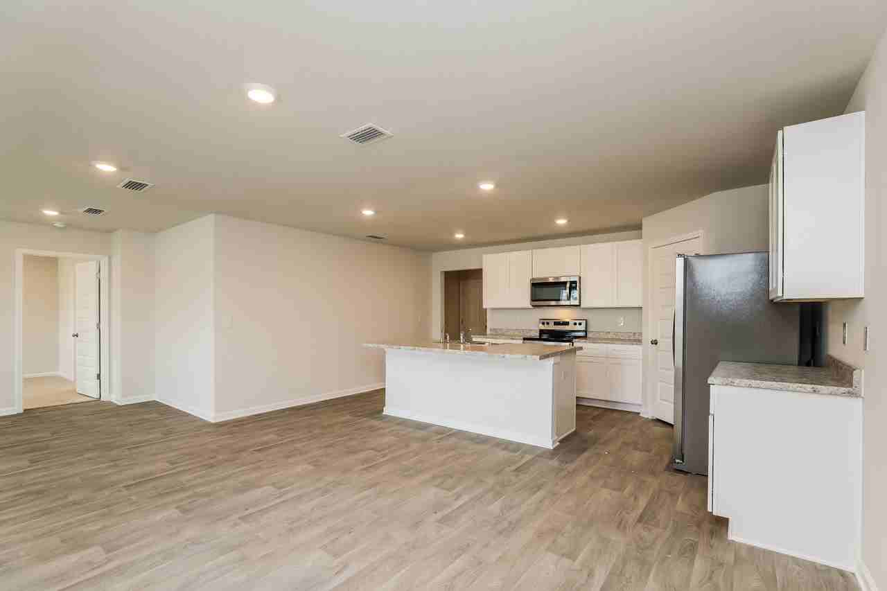 5812 5812 Tiagra Dr - Photo 6 of 13