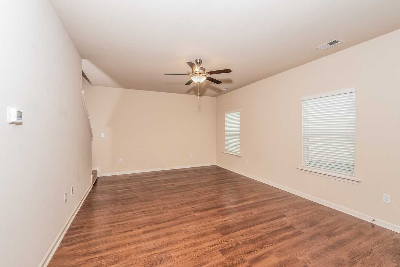365 365 Clover Cir - Photo 2 of 29