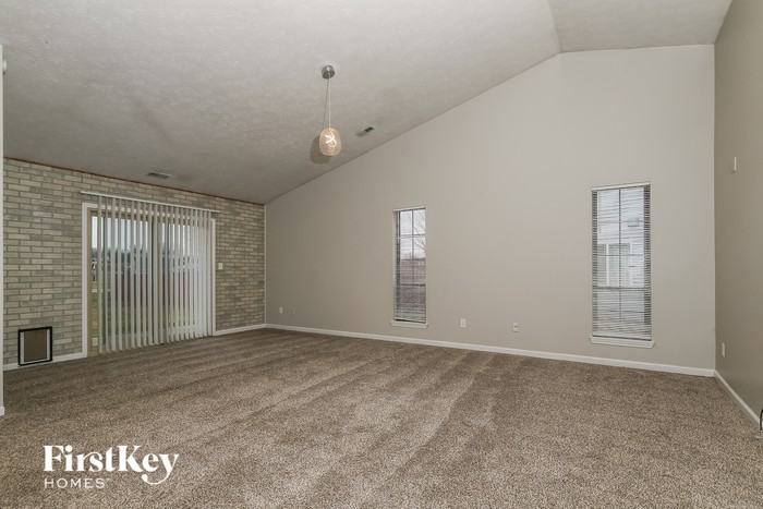 7756 Connie Dr - Photo 3 of 16