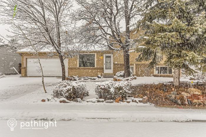 6417 S Estes St - Photo 2 of 29