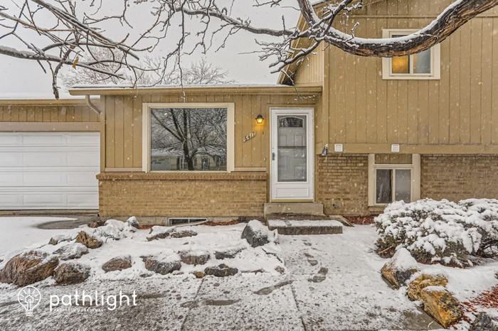6417 S Estes St - Photo 3 of 29