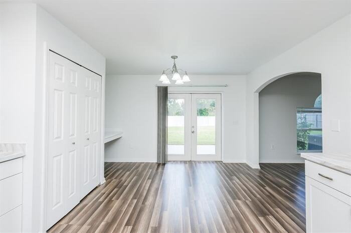 10511 Maronda Dr - Photo 3 of 15