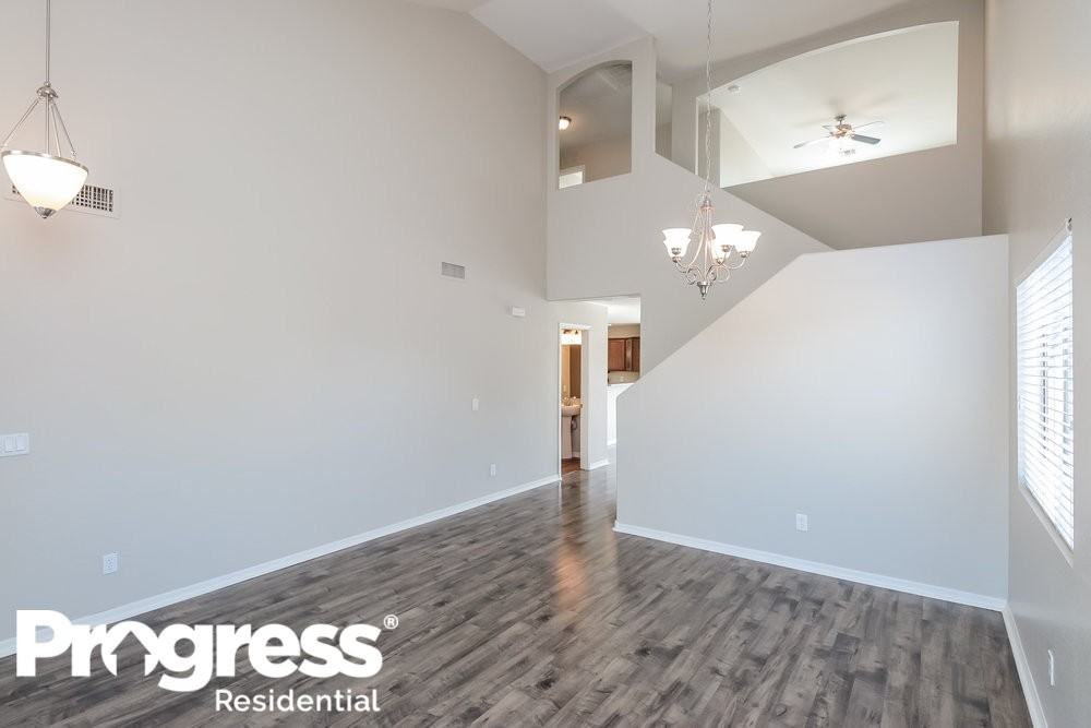 11161 W Brittlewood Dr - Photo 2 of 15