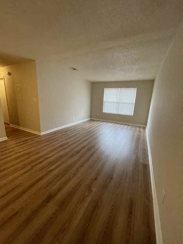 882 Deer Wood Ln #882 - Photo 2 of 20