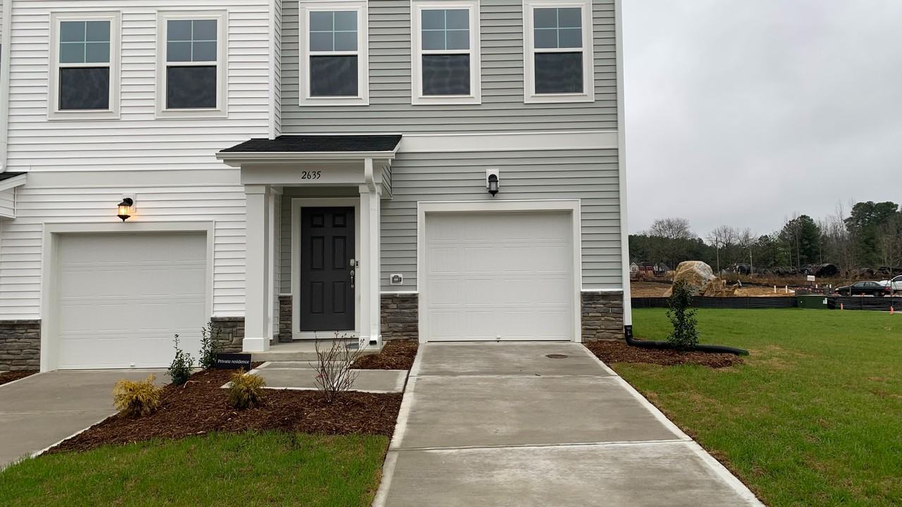 2635 Chert Ln - Photo 2 of 20