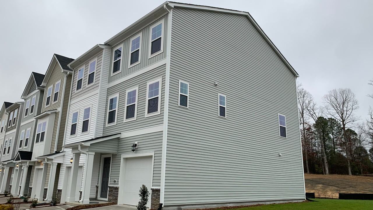 2635 Chert Ln - Photo 3 of 20