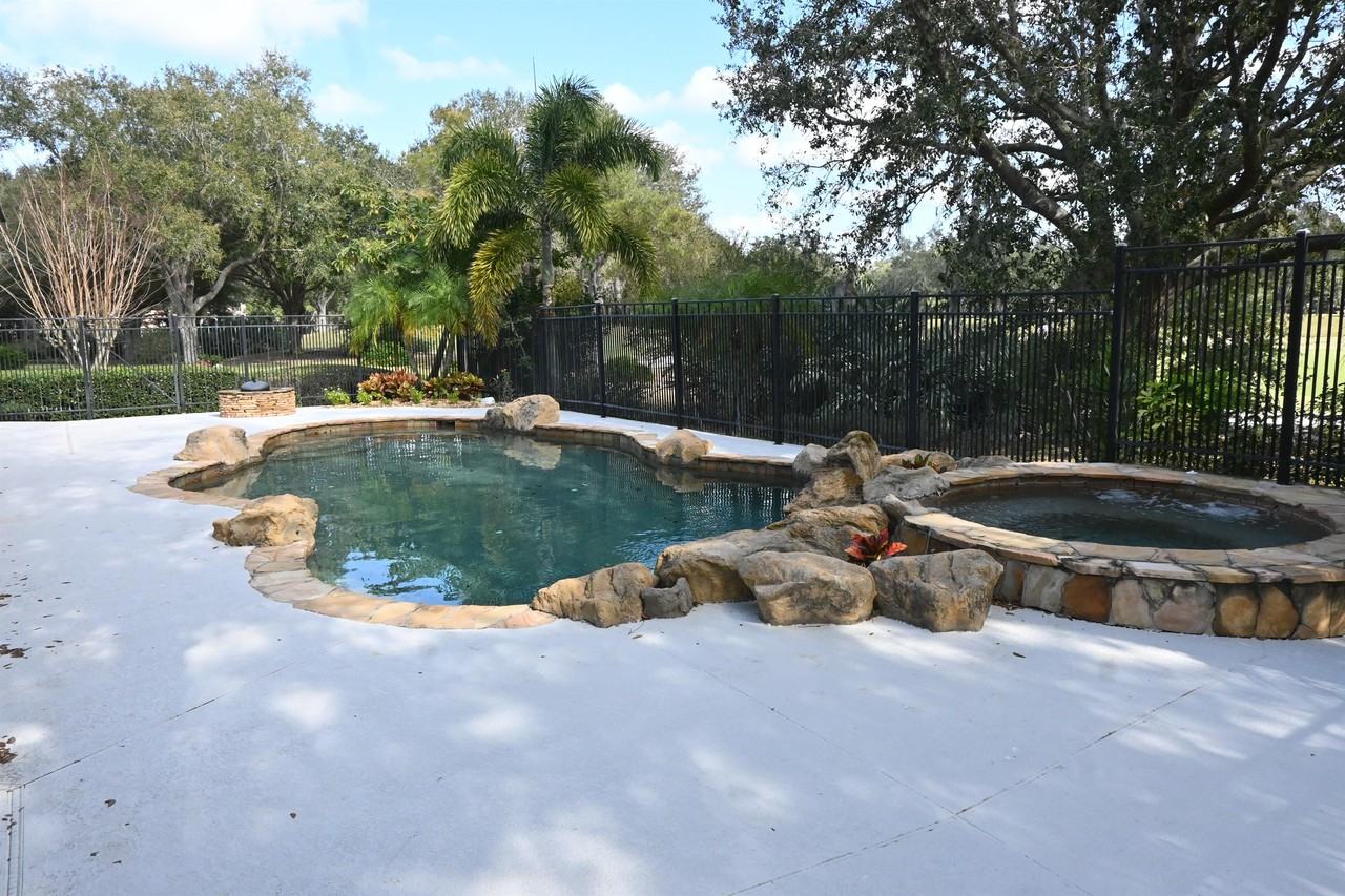 6119 Foxfield Ct #1 - Photo 3 of 8