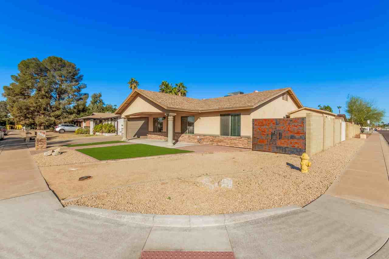 4048 East Dahlia Drive - Photo 2 of 9