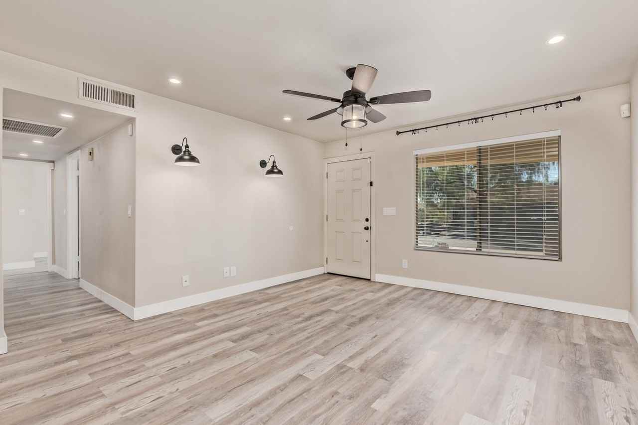 4048 East Dahlia Drive - Photo 3 of 9