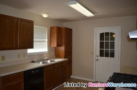 3900 Briar Hollow Dr - Photo 2 of 14