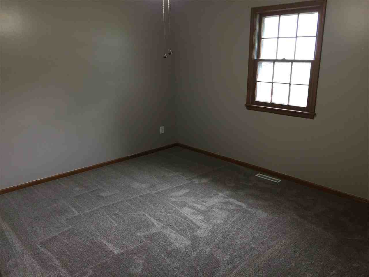 102 N 10th St #1 - Photo 3 of 9