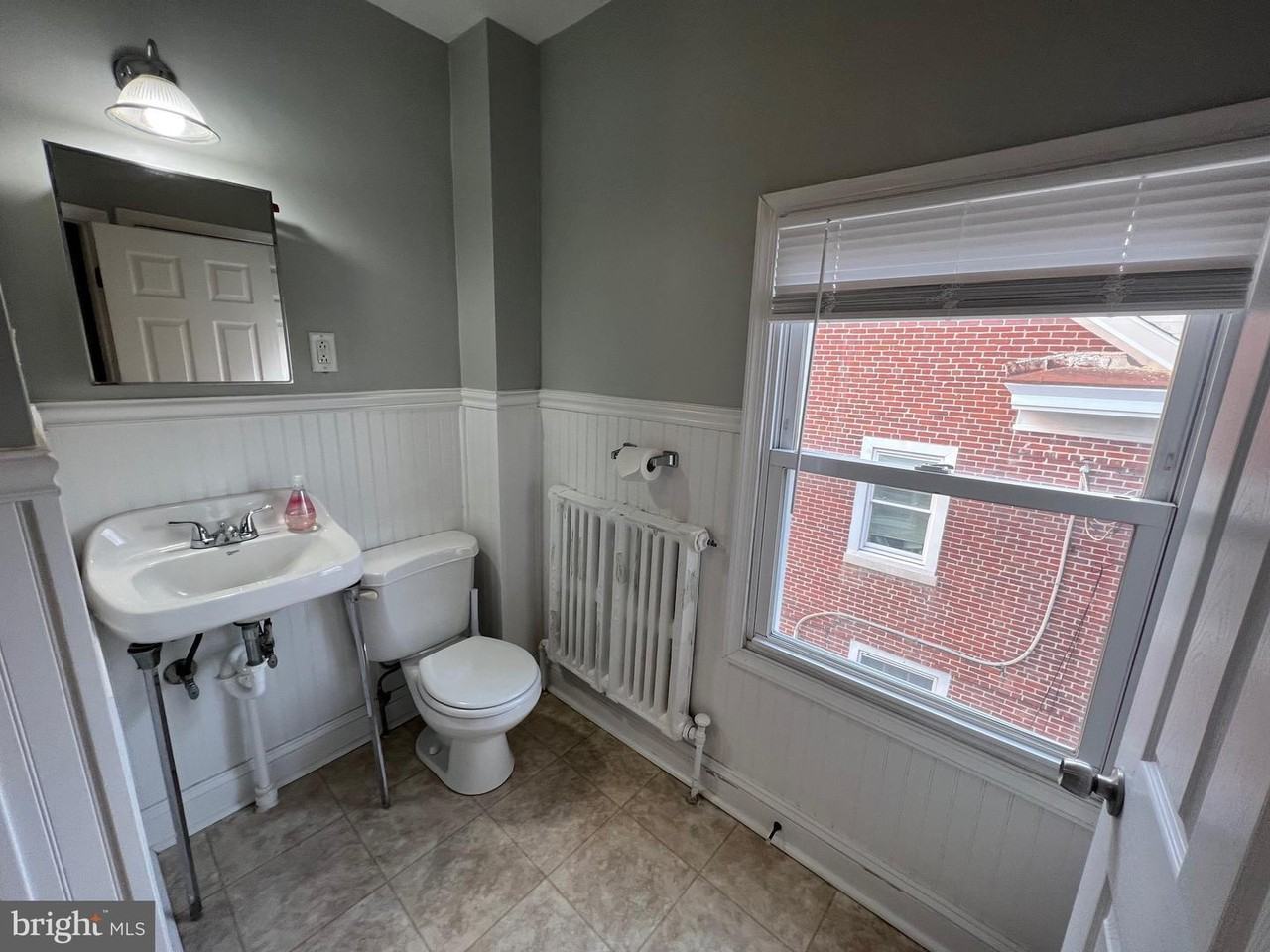 7971 Oxford Ave - Photo 3 of 20