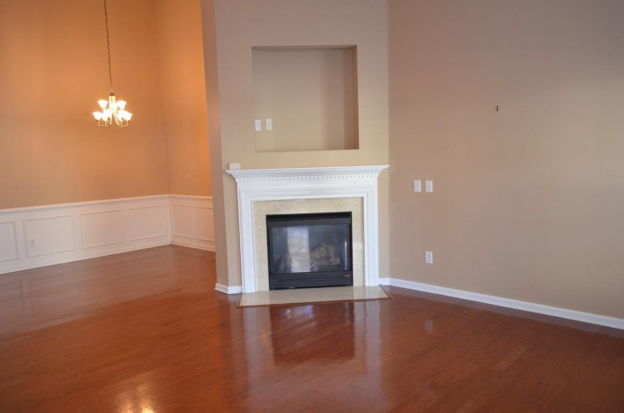 245 Joshua Glen Ln - Photo 3 of 42