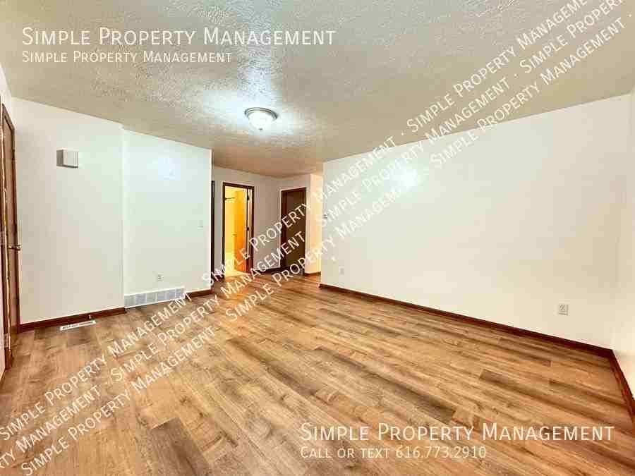 1240 103rd Ave - Photo 2 of 16