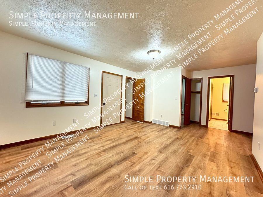 1240 103rd Ave - Photo 3 of 16